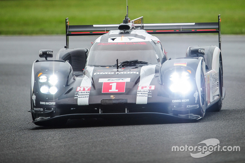 #1 Porsche Team Porsche 919 Hybrid: Timo Bernhard, Mark Webber, Brendon Hartley