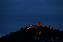 Die Nürburg bei Nacht
