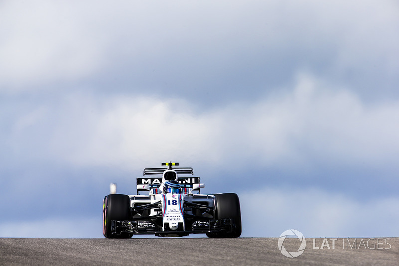 15. Lance Stroll, Williams FW40 (3 posiciones de sanción)