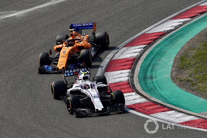 Sergey Sirotkin, Williams FW41 y Stoffel Vandoorne, McLaren MCL33