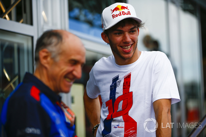 Franz Tost, Team Principal, Toro Rosso, e Pierre Gasly, Toro Rosso