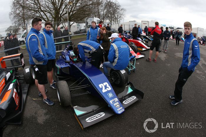 Billy Monger, Carlin