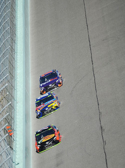 Martin Truex Jr., Furniture Row Racing Toyota, Kyle Busch, Joe Gibbs Racing Toyota, Denny Hamlin, Joe Gibbs Racing Toyota