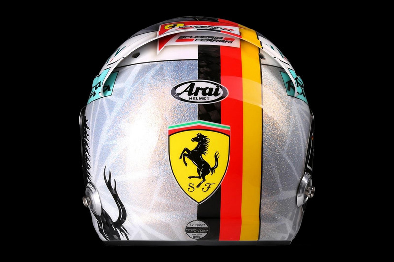 Helm von Sebastian Vettel