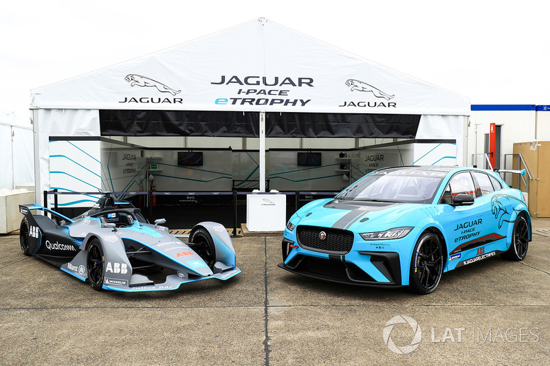 Formula E Gen2 car, Jaguar iPace eTrophy aracı