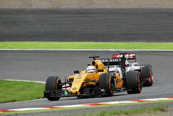 Kevin Magnussen, Renault Sport F1 Team RS16