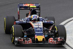 Carlos Sainz Jr, Scuderia Toro Rosso STR11