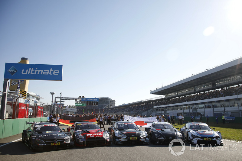 Mobil DTM dan Super GT di garis start
