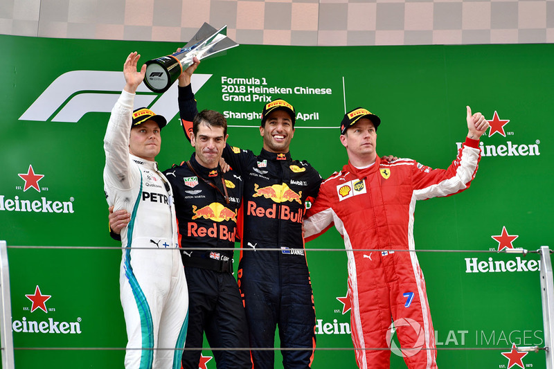 Race winner Daniel Ricciardo, Red Bull Racing, second place Valtteri Bottas, Mercedes-AMG F1, third 