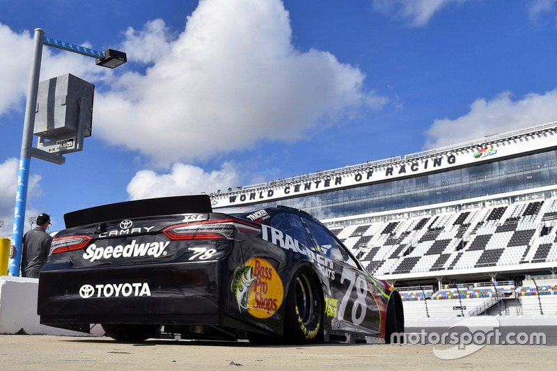 Martin Truex Jr., Furniture Row Racing, 5-hour ENERGY/Bass Pro Shops Toyota Camry