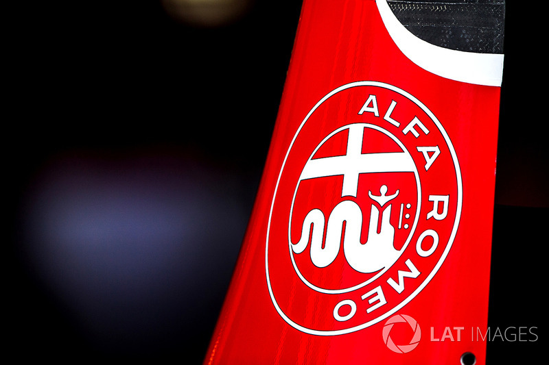 Anunciante nos carros da Ferrari desde 2015, a Alfa Romeo retornará à F1 em 2018 como parceira da Sauber.