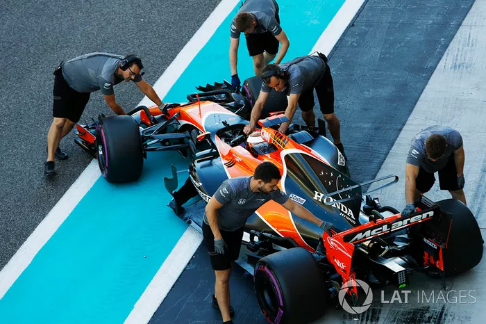  Stoffel Vandoorne, McLaren MCL32