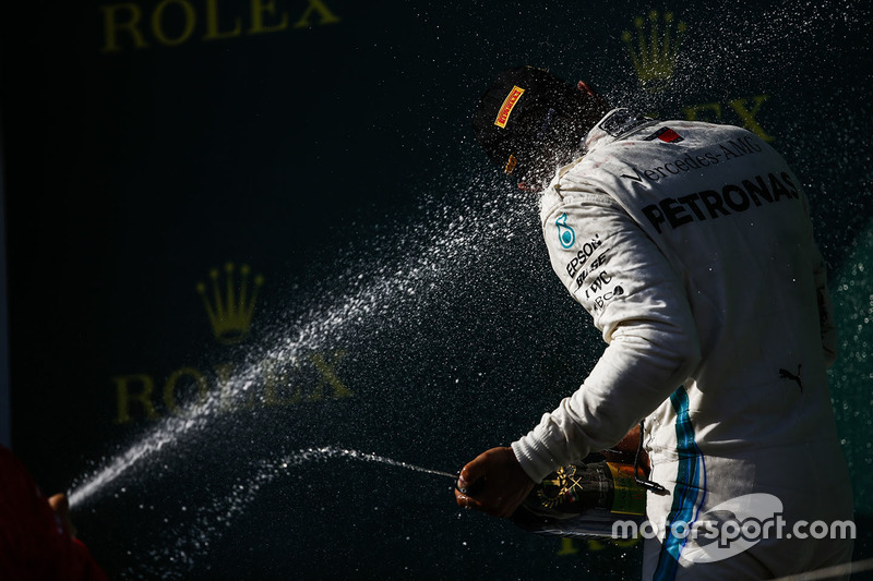 Lewis Hamilton, Mercedes AMG F1, celebra la victoria en el GP de Hungría