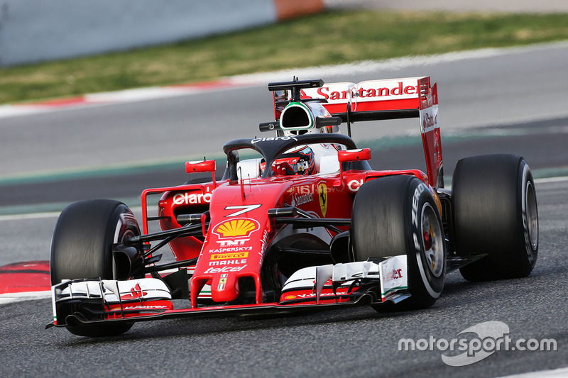 Kimi Raikkonen, Ferrari SF16-H, in pista con il cockpit Halo