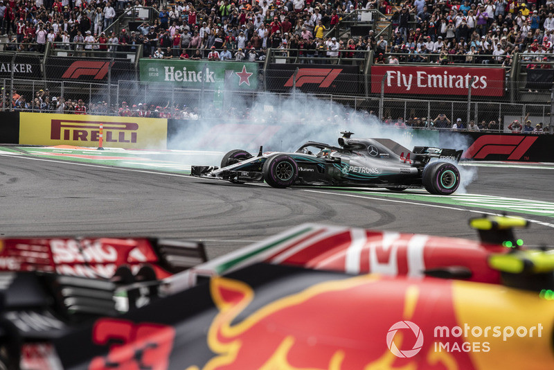 Льюіс Хемілтон, Mercedes AMG F1 W09