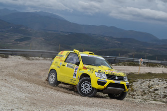 Lorenzo Codecà, Matteo Lorenzi, Suzuki Grand Vitara 3.6 V6 T1