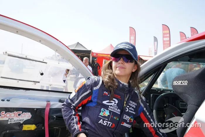 #351 Mitsubishi: Cristina Gutierrez, Pablo Moreno Huete