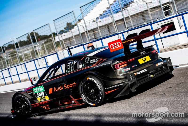 Автомобиль Audi RS5 DTM 2019 года