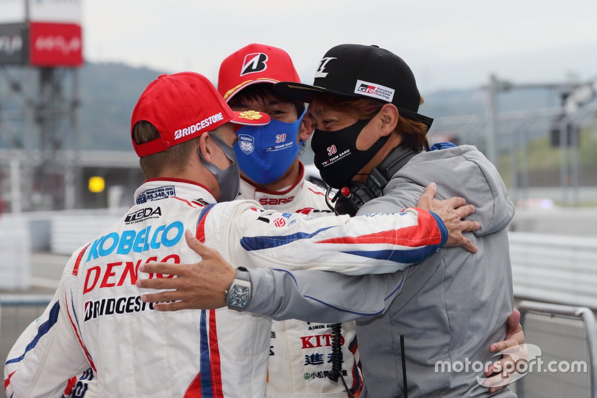 Yuichi Nakayama, Heikki Kovalainen, Juichi Wakisaka, team director（#39 DENSO KOBELCO SARD GR Supra）