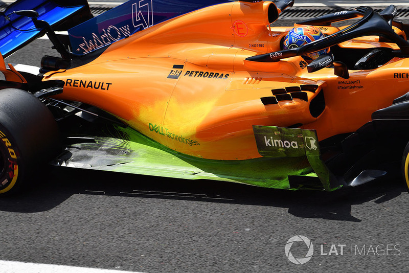 Lando Norris, McLaren MCL33 with aero paint on sidepod and floor