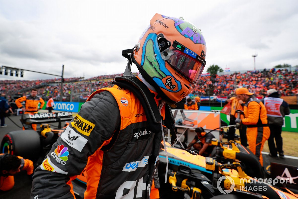 Daniel Ricciardo, McLaren, arrives on the grid