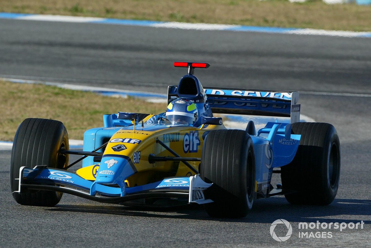 Motoyama a été comparé à Alonso lors du test de Jerez 2003 pour Renault, mais avait peu de chances de gagner un siège de course avec l'Espagnol et Trulli déjà inscrits