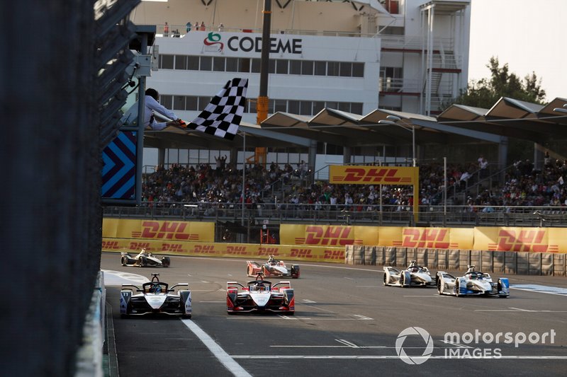 Lucas di Grassi and Pascal Wehrlein take the chequered flag