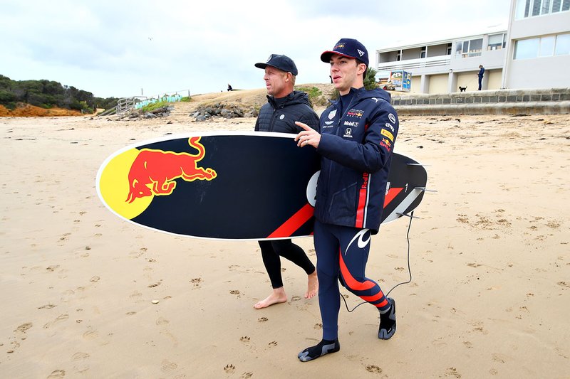 Pierre Gasly, Red Bull Racing prepare to go surfing with surf legend Mick Fanning