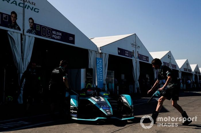 Nelson Piquet Jr., Jaguar Racing, Jaguar I-Type 3 in pit lane