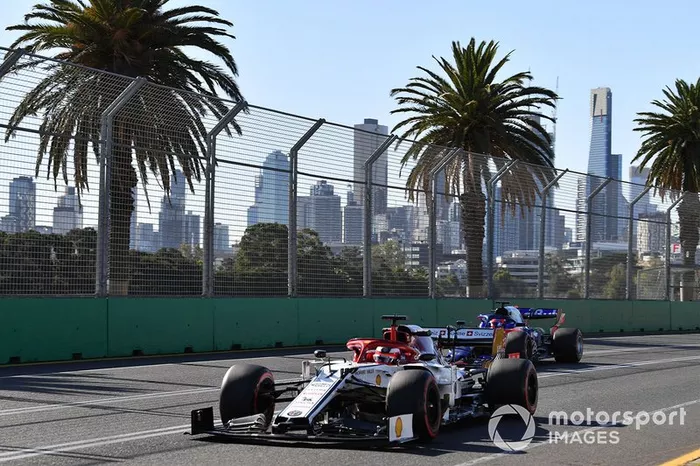 Kimi Raikkonen, Alfa Romeo Racing C38,  Daniil Kvyat, Toro Rosso STR14