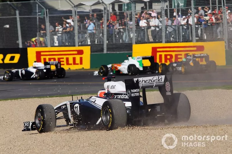 Rubens Barrichello, Williams FW33 sort de piste au départ