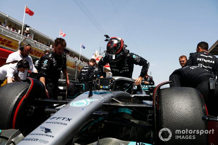 George Russell, Mercedes-AMG, en la parrilla