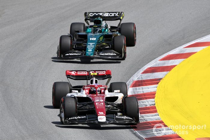 Zhou Guanyu, Alfa Romeo C42, Lance Stroll, Aston Martin AMR22