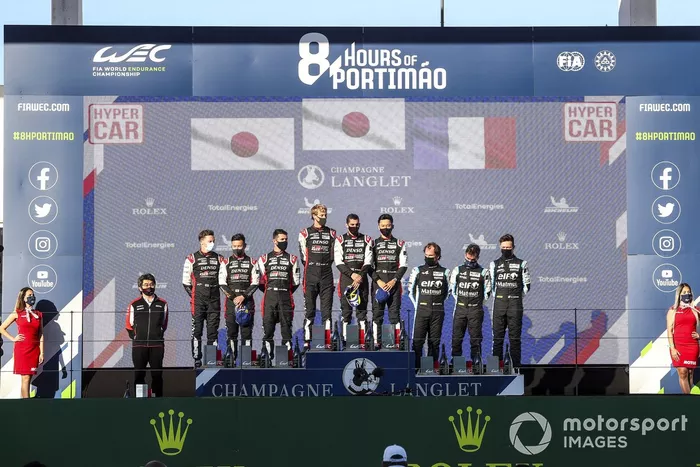 Podio Hypercar: #7 Toyota Gazoo Racing Toyota GR010 - Hybrid: Mike Conway, Kamui Kobayashi, José María López, ganadores #8 Toyota Gazoo Racing Toyota GR010 - Hybrid: Sebastien Buemi, Kazuki Nakajima, Brendon Hartley, #36 Alpine Elf Matmut Alpine 480 Gibson: Andre Negrao, Nicolas Lapierre, Matthieu Vaxiviere 
