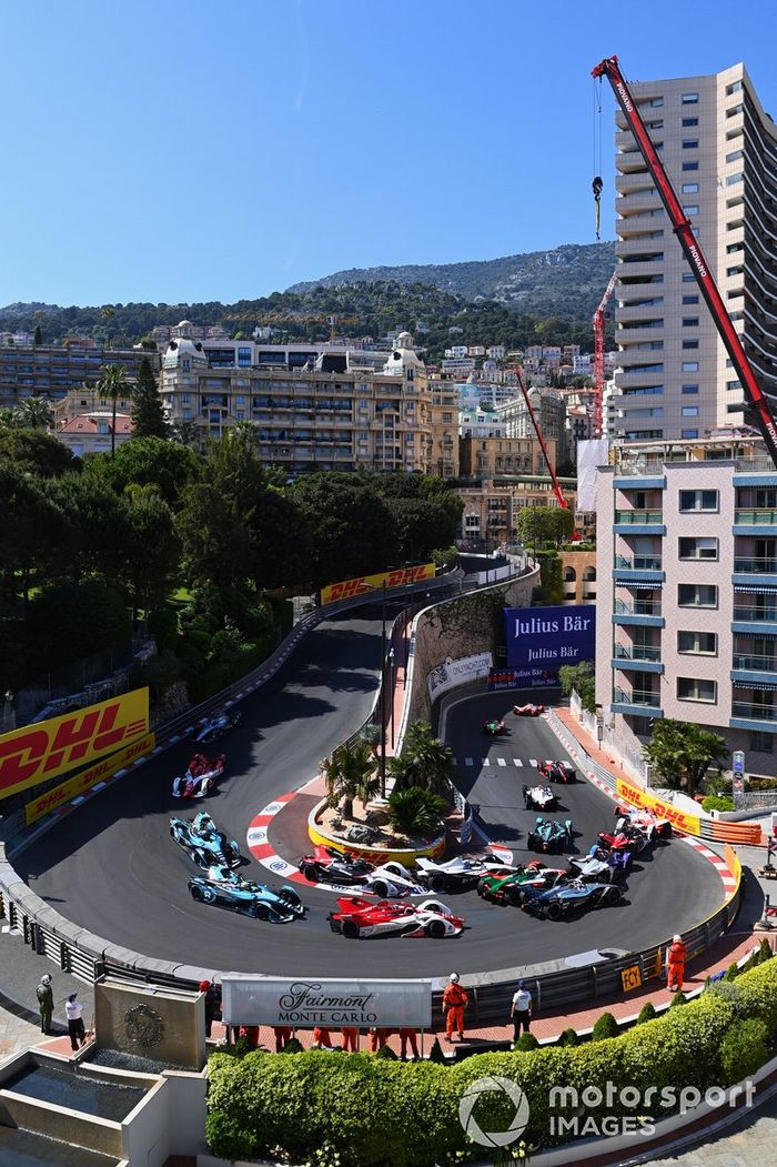 Alexander Sims, Mahindra Racing, M7Electro, choca contra el muro, es golpeado por Pascal Wehrlein, TAG Heuer Porsche, Porsche 99X Electric