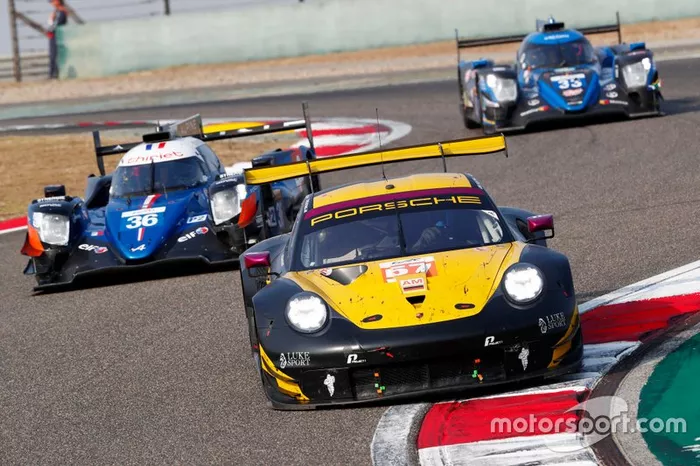 #57 Team Project 1 Porsche 911 RSR:  Ben Keating, Larry ten Voorde, Jeroen Bleekemolen