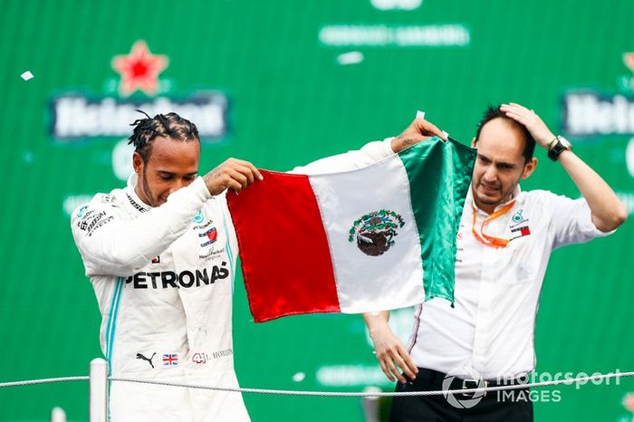 Podio: ganador de la carrera Lewis Hamilton, Mercedes AMG F1