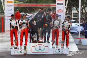 Podio: Ganador Thierry Neuville, Nicolas Gilsoul, Hyundai Motorsport Hyundai i20 Coupe WRC, segundo lugar Sébastien Ogier, Julien Ingrassia, Toyota Gazoo Racing WRT Toyota Yaris WRC, tercer lugar Elfyn Evans, Scott Martin, Toyota Gazoo Racing WRT Toyota Yaris WRC