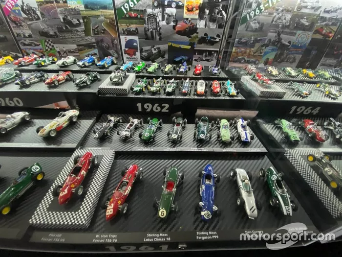 Colección de coches miniatura de F1