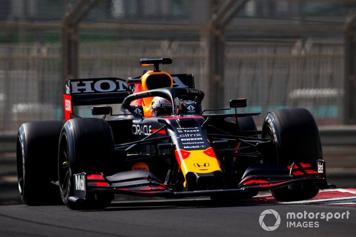 Max Verstappen, Red Bull Racing RB16B 