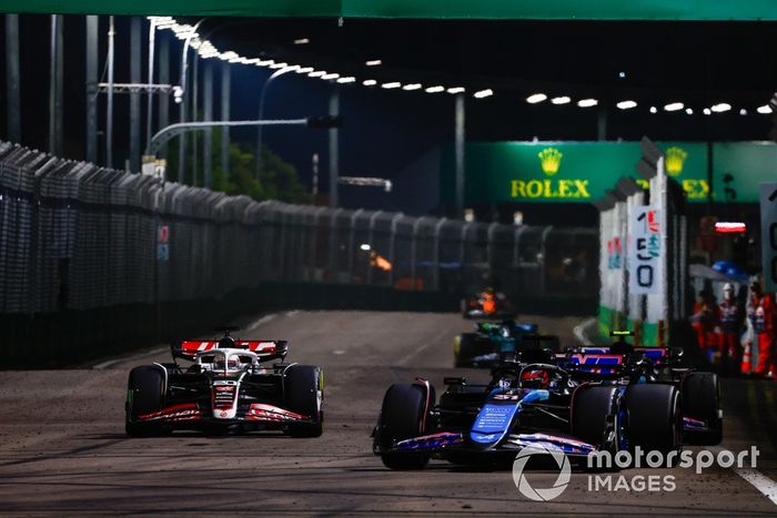 Esteban Ocon, Alpine A524, Kevin Magnussen, Haas VF-24