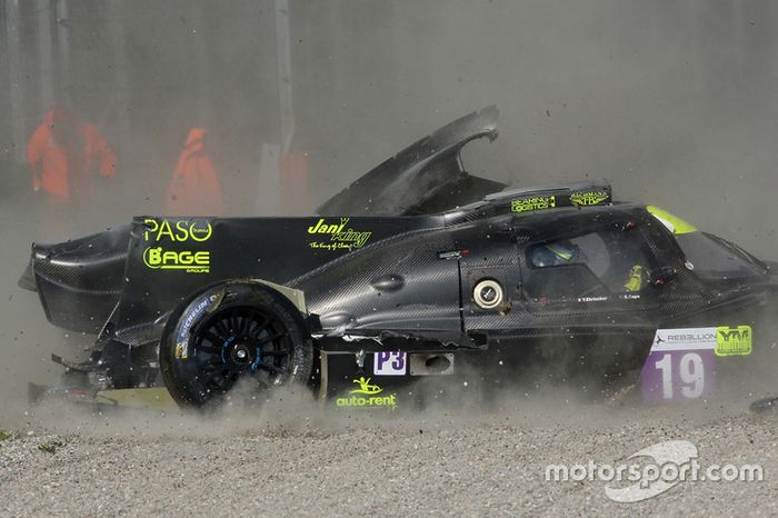 Choque del #19 M.Racing - YMR, Norma M 30 - Nissan: Gwenael Delomier