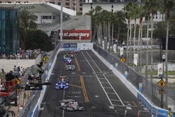 Will Power, Team Penske Chevrolet leads the field into turn 10 at the start