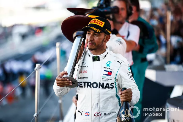 Podio: ganador de la carrera Lewis Hamilton, Mercedes AMG F1