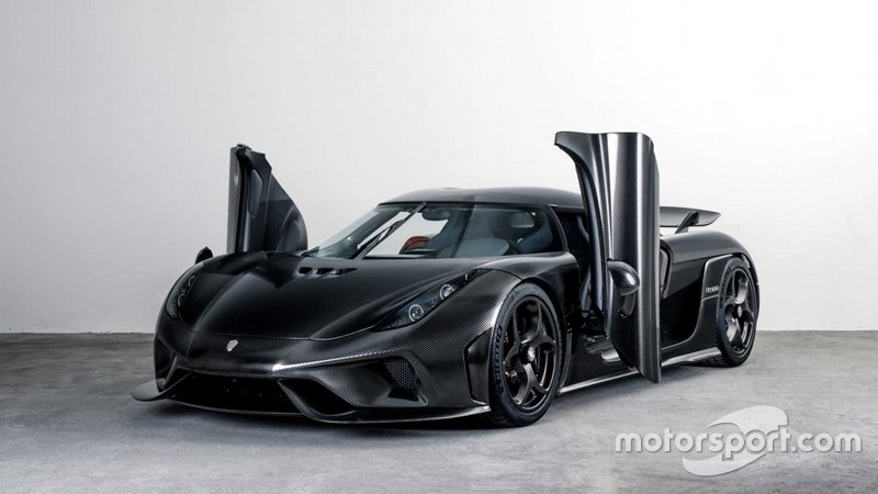 Koenigsegg Regera з чистим карбоновим кузовом