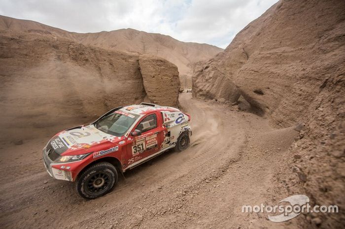 #351 Mitsubishi: Cristina Gutierrez, Pablo Moreno Huete
