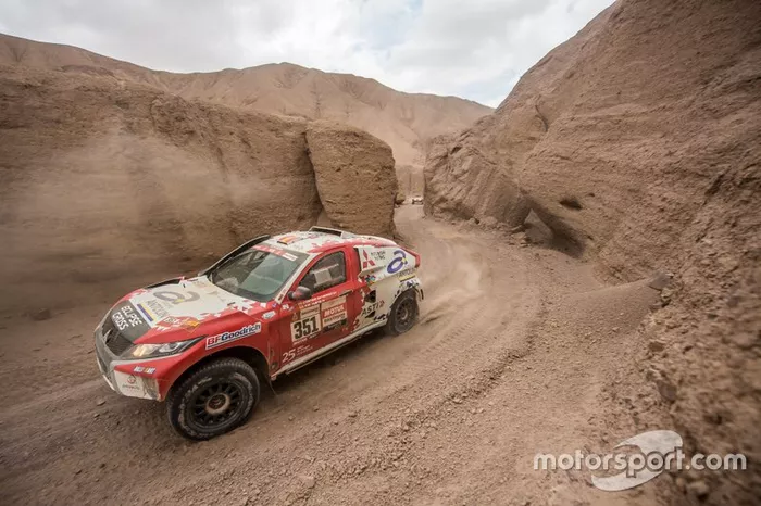 #351 Mitsubishi: Cristina Gutierrez, Pablo Moreno Huete
