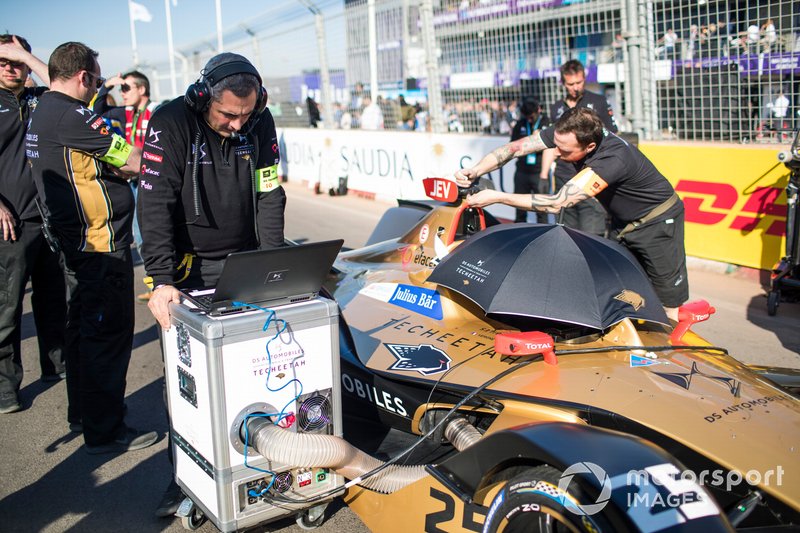 Mechanics on the grid with Jean-Eric Vergne, DS TECHEETAH, DS E-Tense FE19