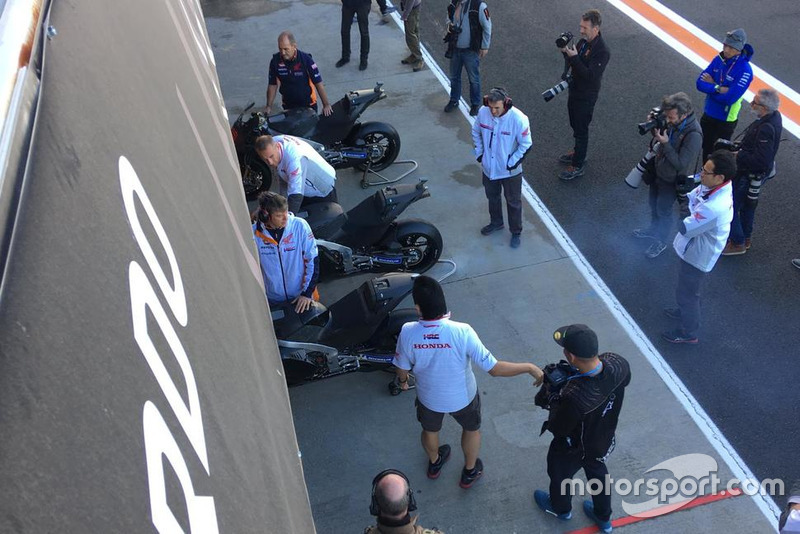 Honda prepara la moto de Jorge Lorenzo