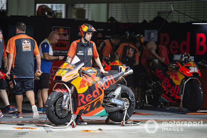 Llucia KTM garaje